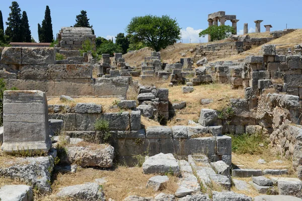 Θέα Στον Αρχαιολογικό Χώρο Της Αρχαίας Κορίνθου — Φωτογραφία Αρχείου