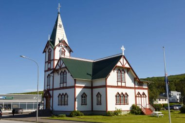 Husavik, İzlanda - 13 Temmuz 2022: İzlanda 'daki Husavik Kilisesi
