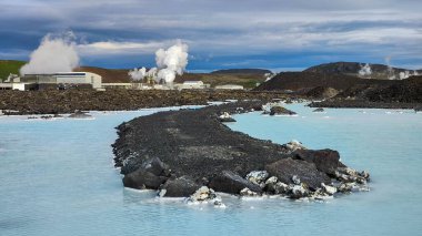 İzlanda 'daki Mavi Göl' ün jeotermal parkına bakın.