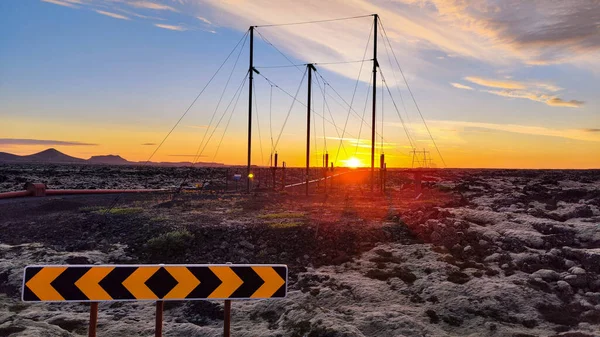 Sonnenuntergang Mit Strommasten Der Blauen Lagune Auf Island — Stockfoto