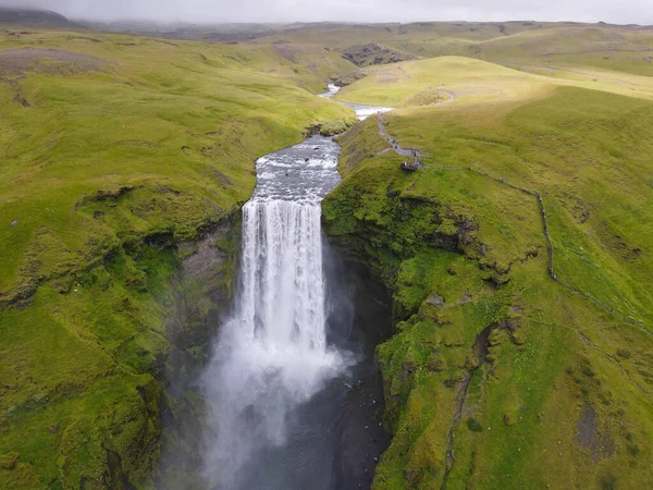 Θέα Drone Στον Καταρράκτη Skogafoss Στην Ισλανδία — Φωτογραφία Αρχείου