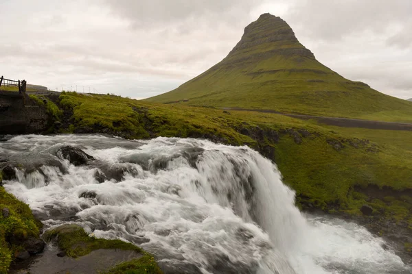 Вид Луну Водопад Киркьюфелл Грундарбордуре Исландии — стоковое фото