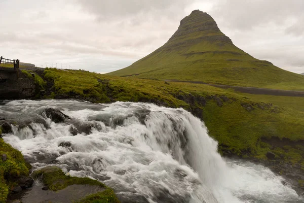 View Mount Waterfall Kirkjufell Grundarfjordur Iceland — ストック写真