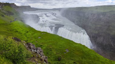 İzlanda 'daki Gullfoss şelalesinin insansız hava aracı görüntüsü