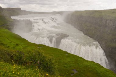 İzlanda 'daki Gullfoss şelalesinin insansız hava aracı görüntüsü