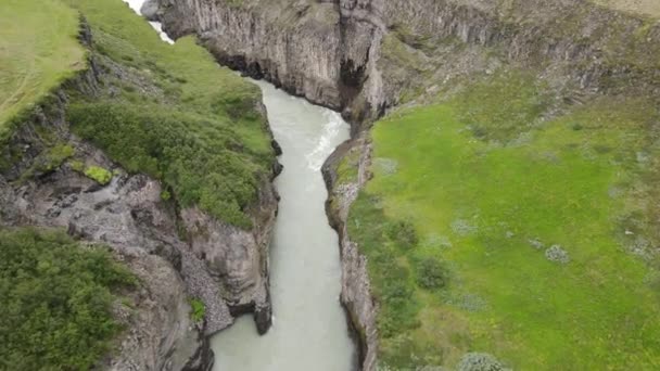 Θέα Drone Στον Καταρράκτη Gullfoss Στην Ισλανδία — Αρχείο Βίντεο