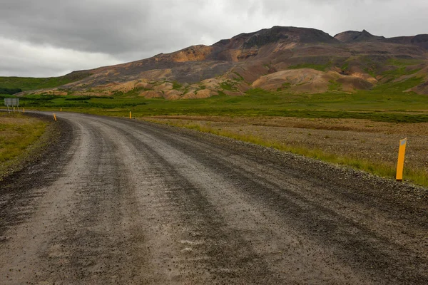アイスランドの田舎道を眺めましょう — ストック写真
