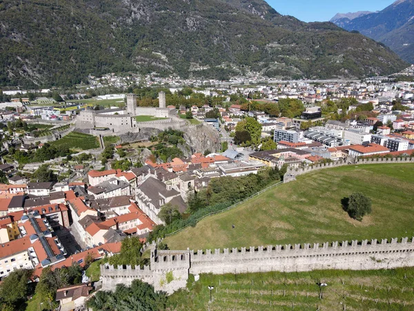 Drone Utsikt Över Staden Bellinzona Schweiziska Alperna — Stockfoto