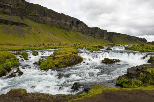 Αγροτική Θέα Στον Καταρράκτη Fossalar Στην Ισλανδία — Φωτογραφία Αρχείου