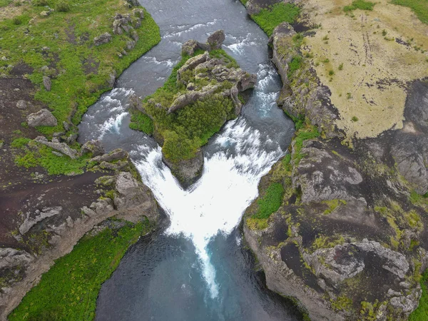 Widok Drona Wodospad Hjalparfoss Islandii — Zdjęcie stockowe
