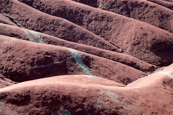 Kırmızı kil badlands tepeleri