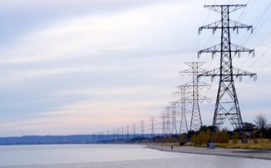 satır elektrik kulelerin basık