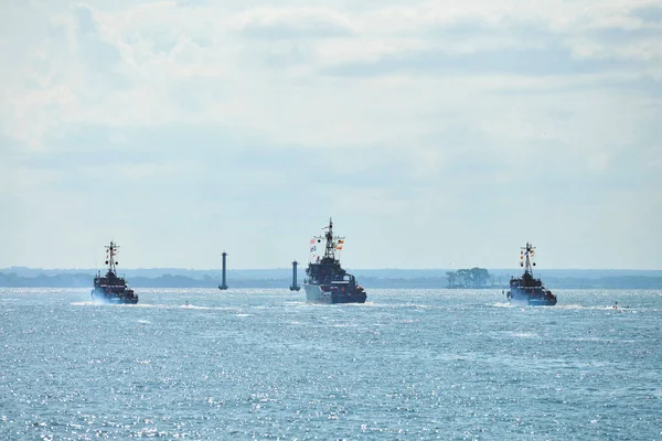 Tre Slagskepp Manövrerar Örlogsövningar Östersjön Örlogsfartyg Båtar Som Utför Uppgifter — Stockfoto