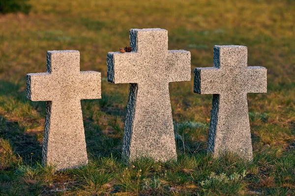 Três Cruzes Pedra Católicas Cemitério Militar Alemão Europa Memorial Para — Fotografia de Stock