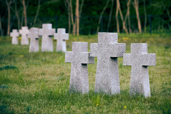Granitowe Kamienne Krzyże Niemieckim Cmentarzu Wojskowym Europie Pomnik Poległych Żołnierzy — Zdjęcie stockowe