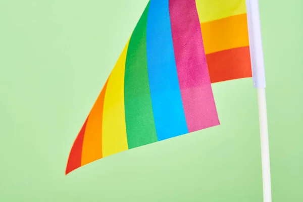 소수자 운동의 상징인 무지개 소수자 공동체의 깃발을 레즈비언 양성애자의 트랜스젠더와 — 스톡 사진