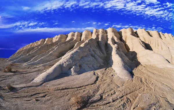 Landschap witte ruggen van de bergen — Stockfoto