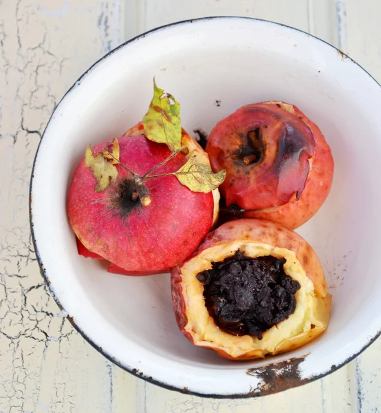 Baked apples with chocolate — Stock Photo, Image