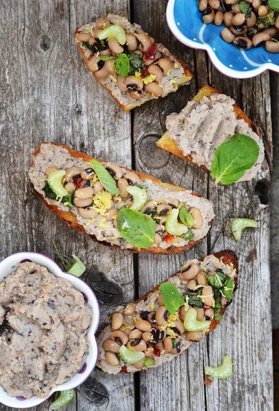 Bruschetta con frijoles — Foto de Stock