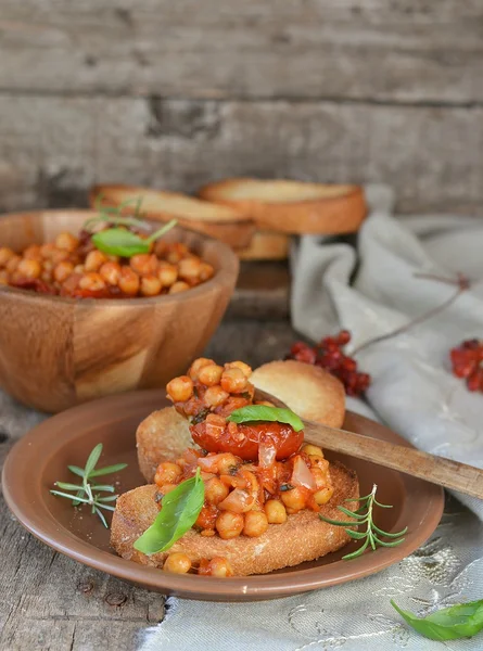 Pane tostato con ceci — Foto Stock