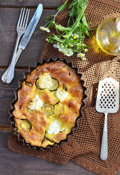 Clafoutis med zucchini och get ost — Stockfoto