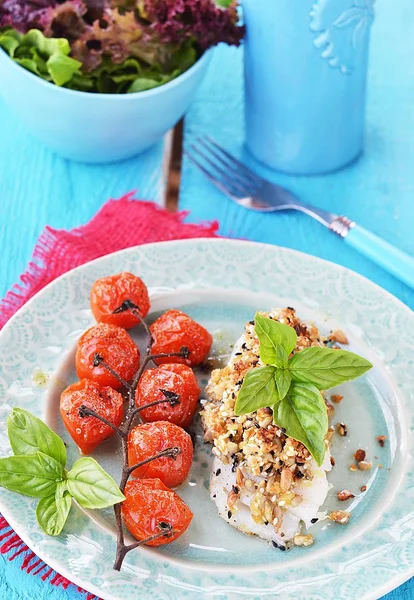 Filet z dorsza z pieczonych pomidorów cherry — Zdjęcie stockowe