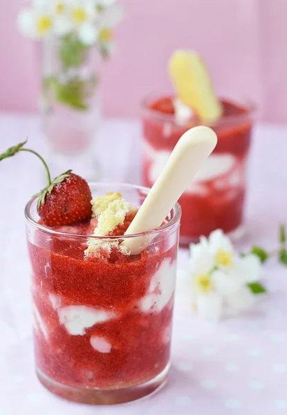 Dessert fraise . — Photo
