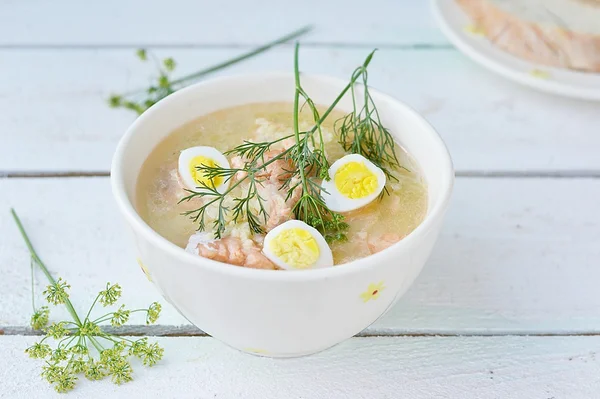 Fischsuppe mit Eiern — Stockfoto