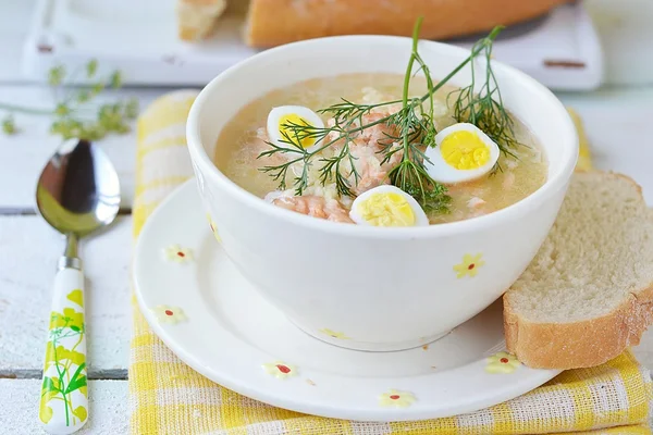 Sopa de pescado con huevos — Foto de Stock