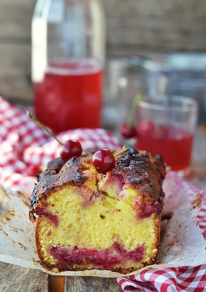 Gâteau aux cerises — Photo