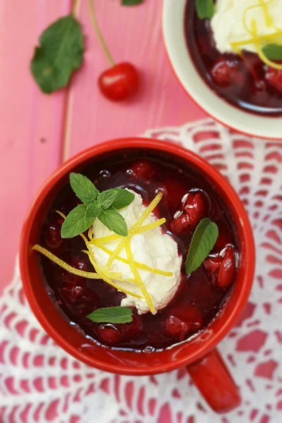 Postre de cereza —  Fotos de Stock