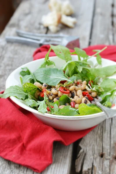 Bonen en notensla salade — Stockfoto
