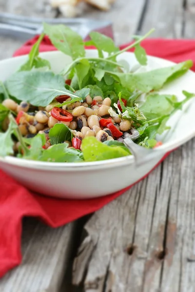 Bohnen und Ruccola-Salat — Stockfoto