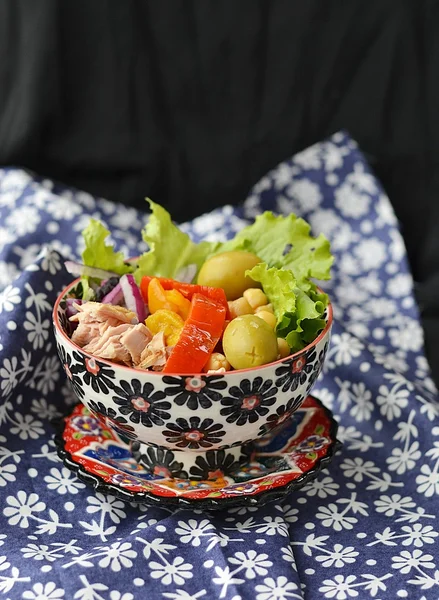 Kikkererwten en tonijn salade — Stockfoto