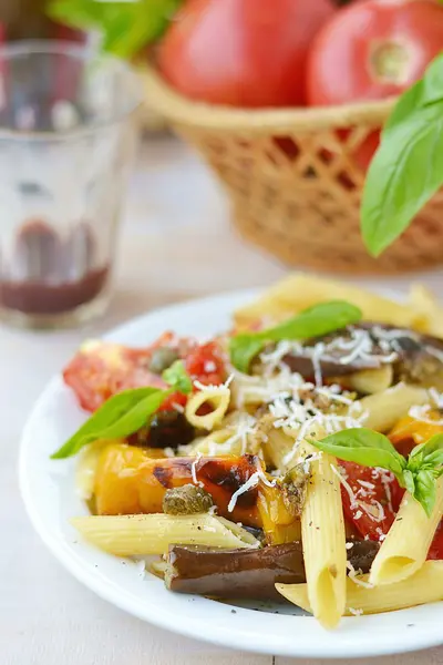 Pasta med grönsaker — Stockfoto