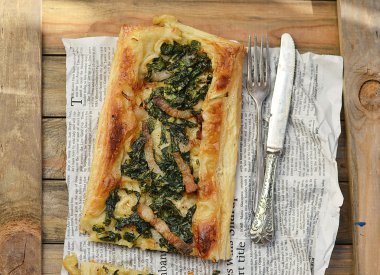 Mangold ve pastırmalı börek