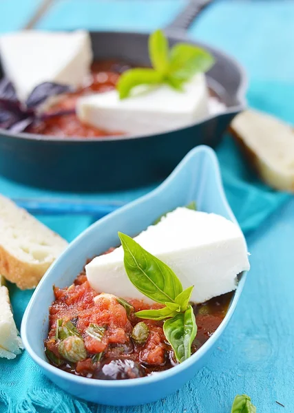 Käse mit Tomatenwurst. — Stockfoto