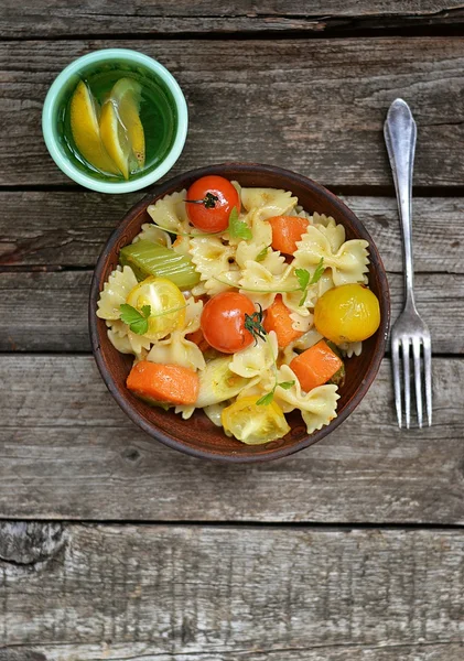 Massa com tomate e abóbora — Fotografia de Stock