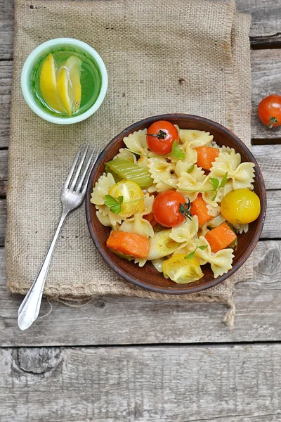 Massa com tomate e abóbora — Fotografia de Stock