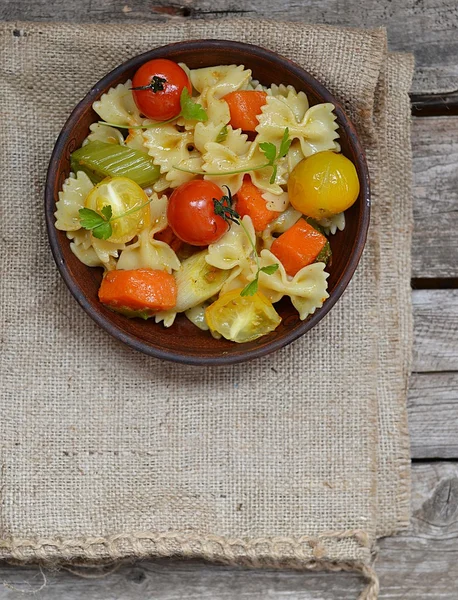 Massa com tomate e abóbora — Fotografia de Stock