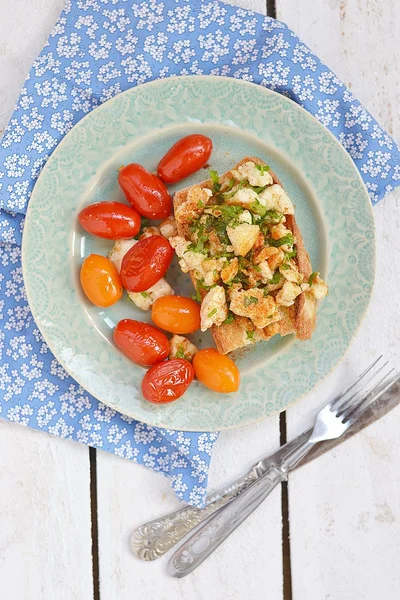 Herby tofu scramble — Stock Photo, Image