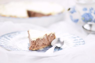 Çikolatalı cheesecake dilim.