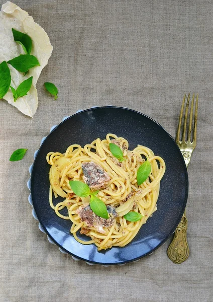 Spaghetti with sardine sauce — Stock Photo, Image