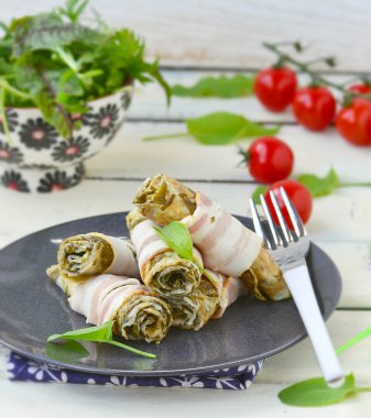 omlet kuzukulağı ve pastırma ile gelen alır 