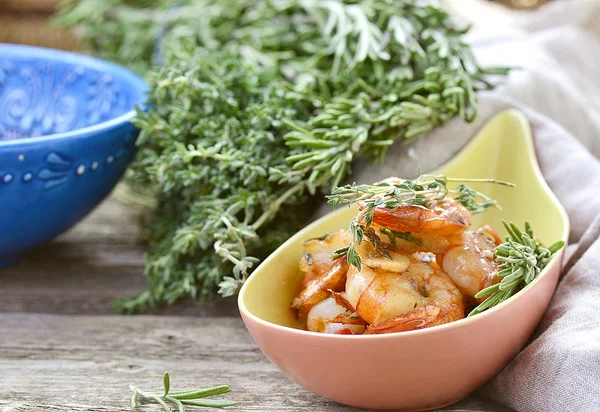 Shrimps with tomato and garlick sauce — Stock Photo, Image