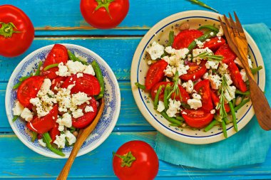 yeşil fasulye ve domates salatası 