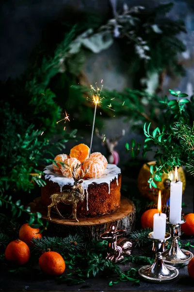 Weihnachtspanettone Vor Weihnachtlichem Rustikalem Hintergrund Stil Rustikal Selektiver Fokus — Stockfoto
