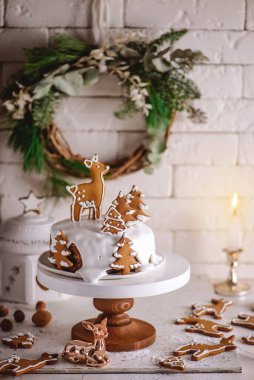 Noel pastası, kırsal bir arkaplanda. Tarz kırsal. seçici odak