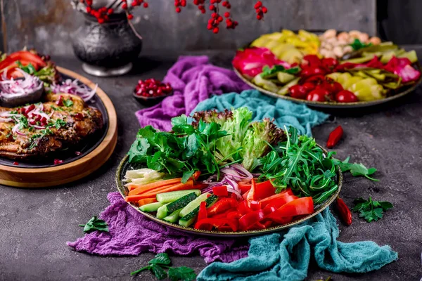 Fried Halloumi Vegetal Salad Style Rustic Selective Focus —  Fotos de Stock