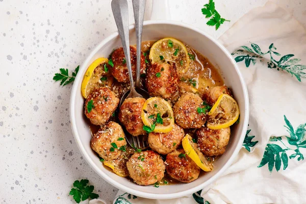 Kyckling Romano Köttbullar Den Vita Skillet Selective Focus Rustic Stil — Stockfoto